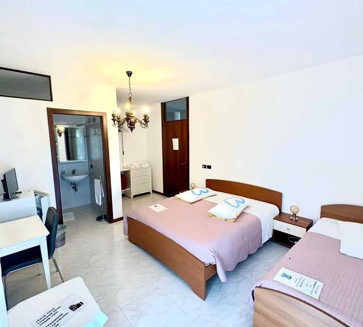 The Flower Garden Bed & Breakfast Scanzorosciate Guest house