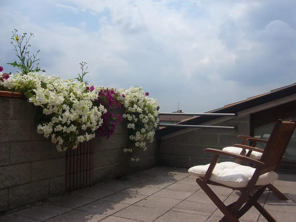 The Flower Garden Bed & Breakfast Scanzorosciate